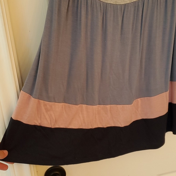 Multi-Color Tunica - Picture 3 of 3